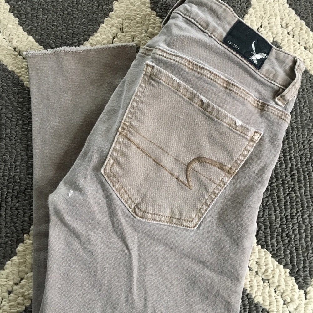 American eagle cropped ripped grey jeans